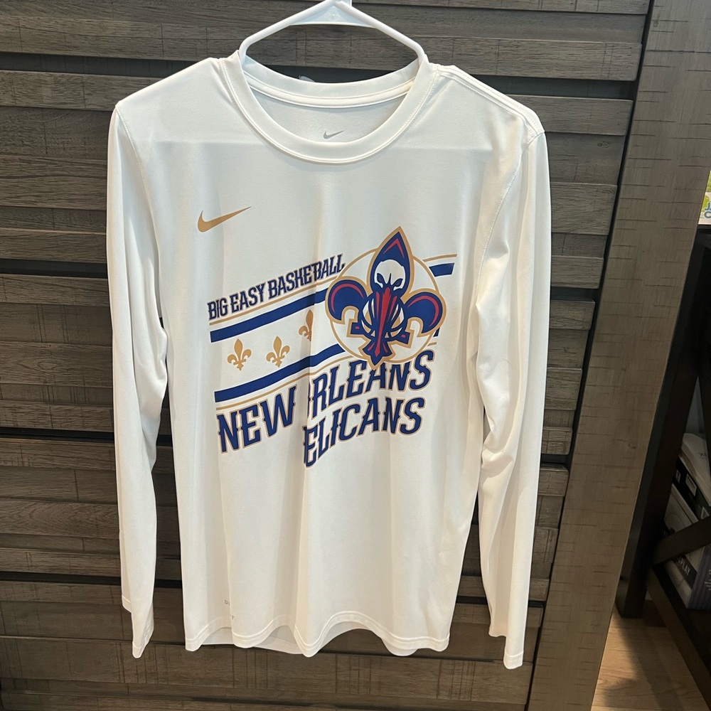 Nike New Orleans Pelicans Long Sleeve Shirt